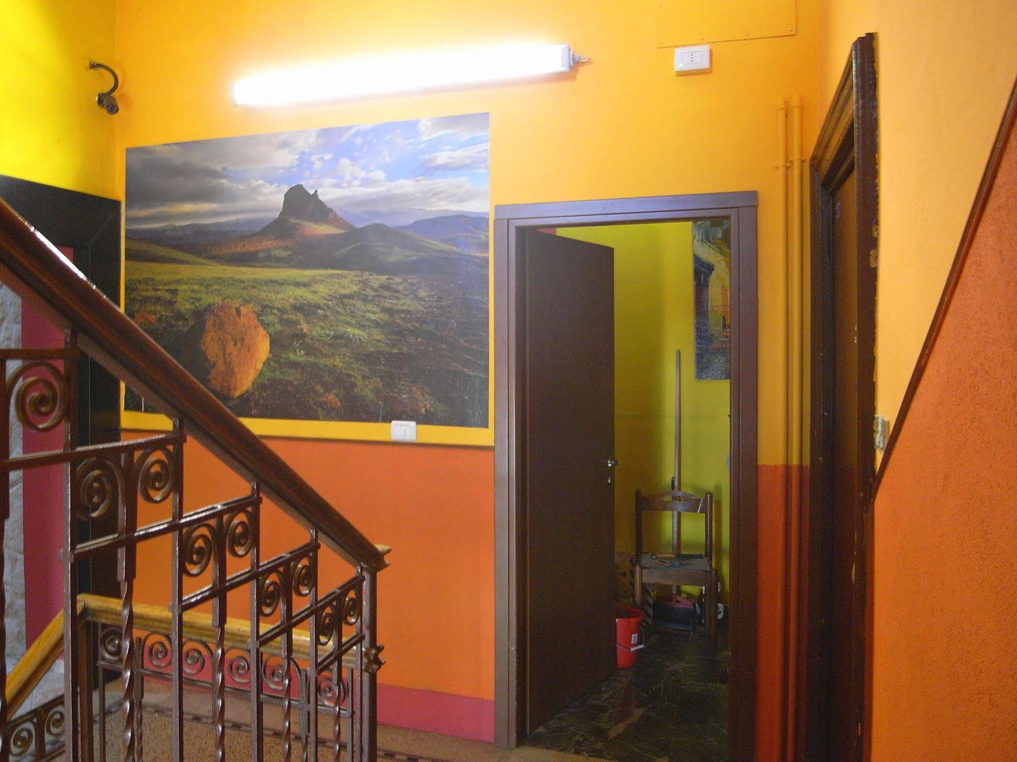 Hostel California Milán Exteriér fotografie