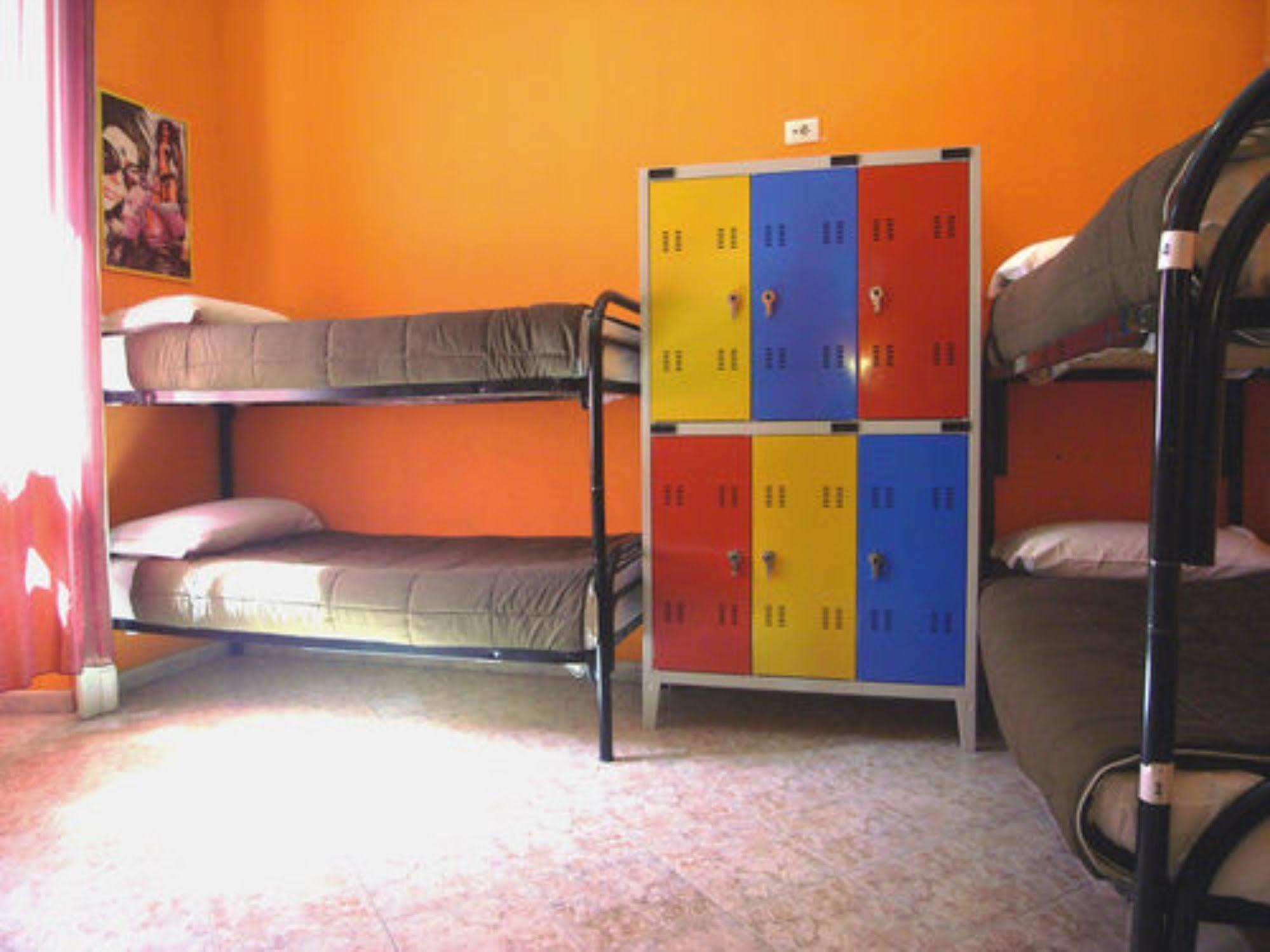 Hostel California Milán Exteriér fotografie