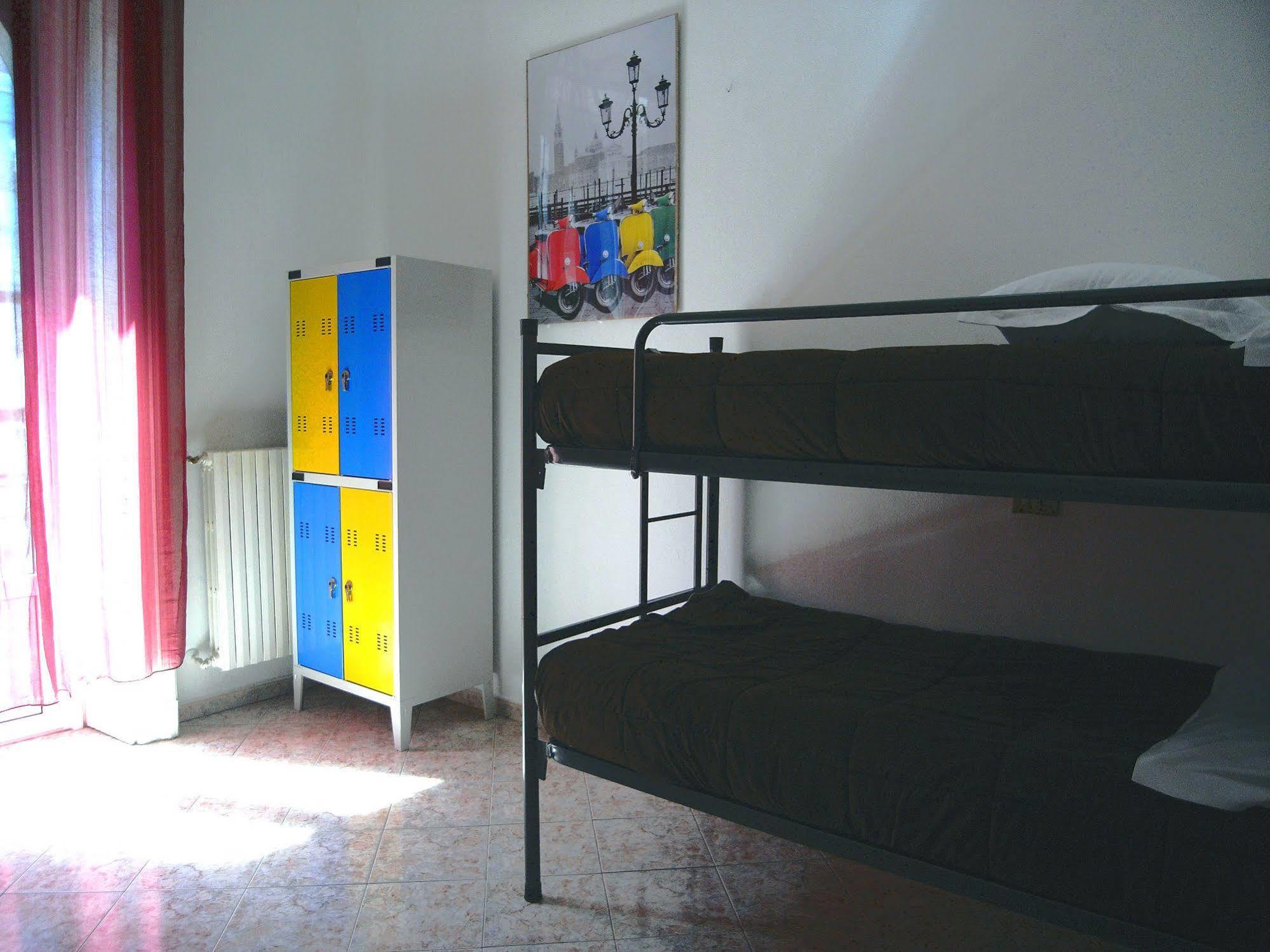 Hostel California Milán Exteriér fotografie