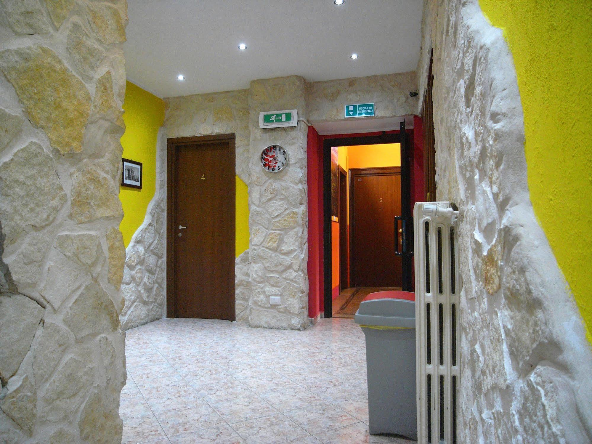 Hostel California Milán Exteriér fotografie