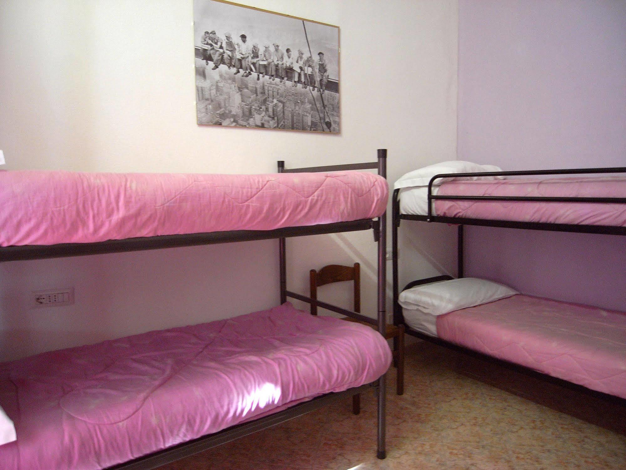 Hostel California Milán Exteriér fotografie