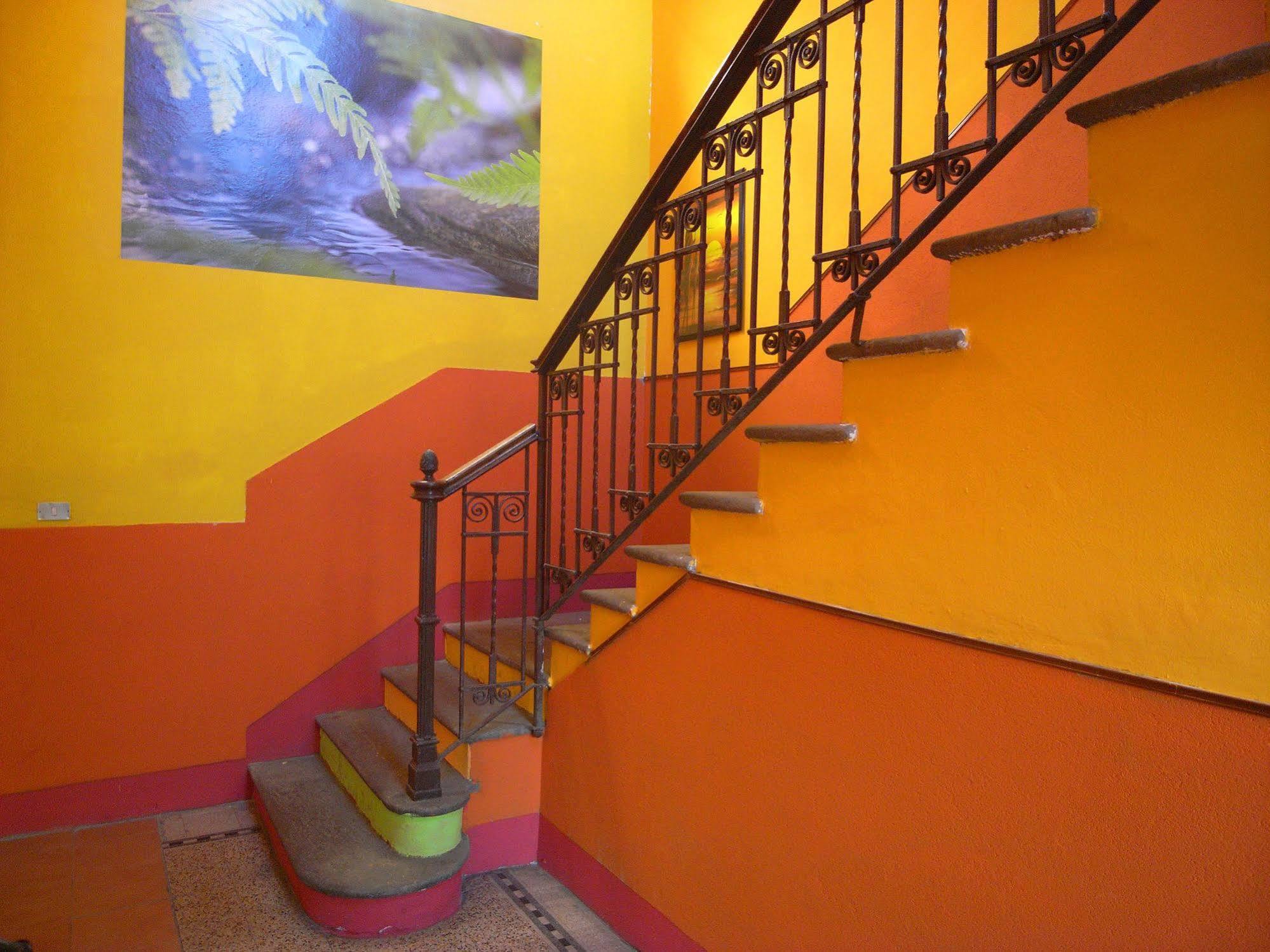 Hostel California Milán Exteriér fotografie